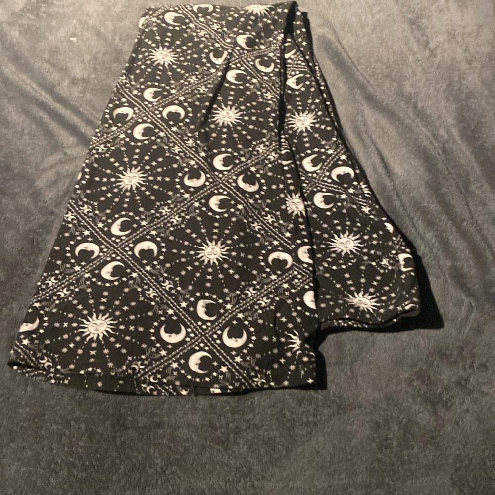 Sun and moons flared leggings